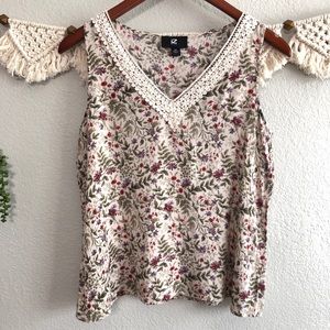 IZ Byer - XS - floral boho tank